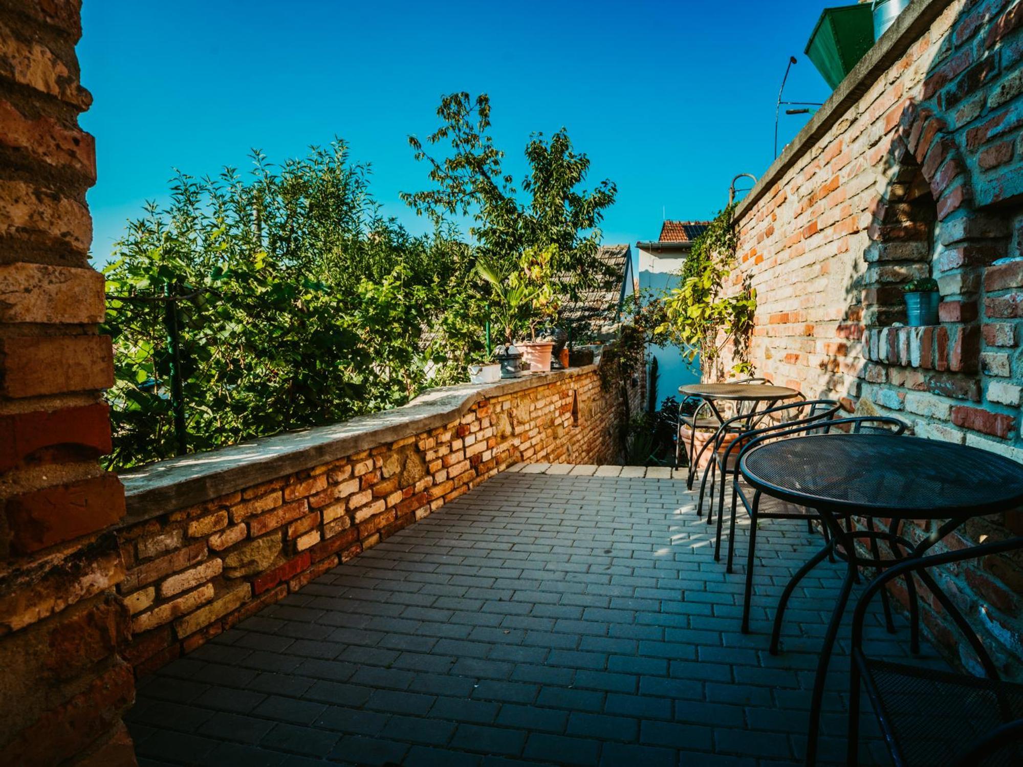 Penzion U Tri Ruzi Vrbice Exterior photo